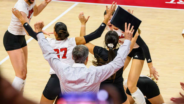 15_VB vs Wisconsin 1021